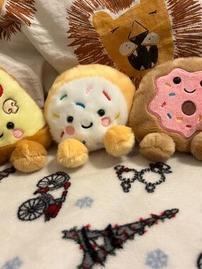 Palm Pals plushies - donut, cookie, and pizza #kawaii #cute